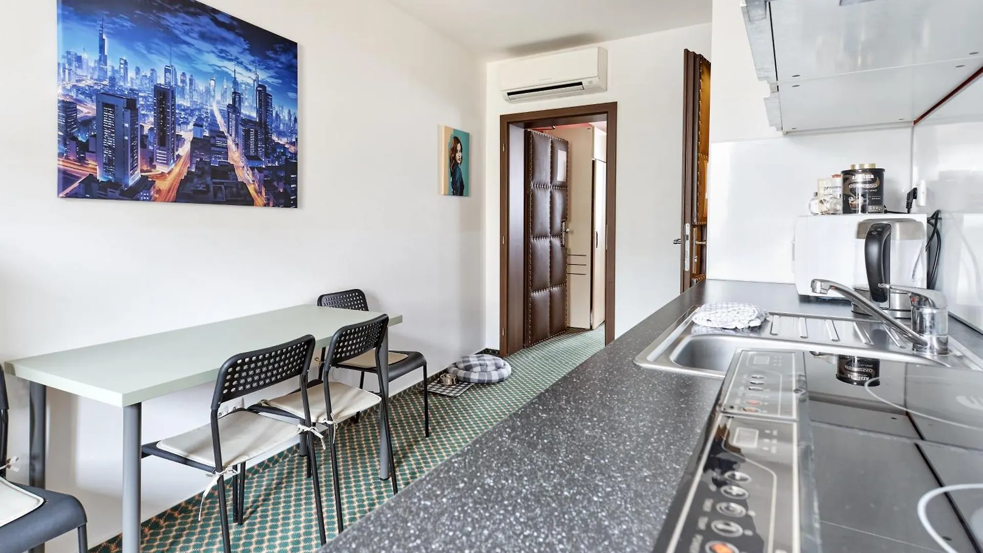 Excellent Apartments In Spa City Center 5 Min Walk From The Colonnade Karlowe Wary 0*,  Czechy